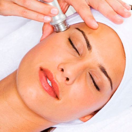 Facial con Microdermoabrasión Punta de Diamante y Velo de Golágeno